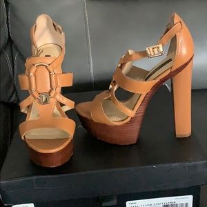 Rachel Zoe sandals heeled 6.5